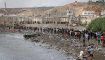 Η Ιταλία αναστέλλει τη Σένγκεν με την Ισπανία λόγω της κρίσης με τους μετανάστες στη Θέουτα