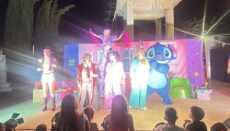 Με μεγάλη επιτυχία και χαμόγελα γέμισε η Πλατεία Μέλισσας στο «Μαγικό Πάρτυ» του Παιδικού Θεάτρου «Δελφινάκι» [PHOTOS]