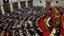 Βουλή: Υπερψηφίστηκε στην Ολομέλεια το φορολογικό νομοσχέδιο
