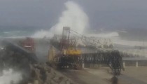 Ο τυφώνας Ντουτζουάν πολιορκεί την Ιαπωνία: 1,6 εκατ. άνθρωποι έφυγαν από τα σπίτια τους - Δύο νεκροί