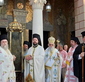Ο Σεβασμιώτατος Μητροπολίτης μας κ.κ. Αθανάσιος Β' στις εορταστικές εκδηλώσεις για τον Άγιο Διονύσιο στη Ζάκυνθο [PHOTOS]