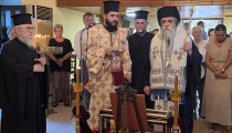 Πύργος: Με Ιερά κατάνυξη η υποδοχή των Ιερών Λειψάνων της χειρός του Αγίου Ιωάννου του Προδρόμου στο Ιστορικό Παρεκκλήσιο του Άη-Γιαννάκη [PHOTOS]