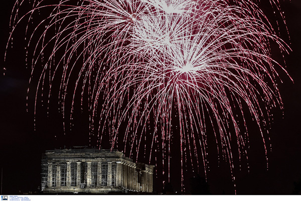 protochronia-pyrotexnimata-koronoios-athina5