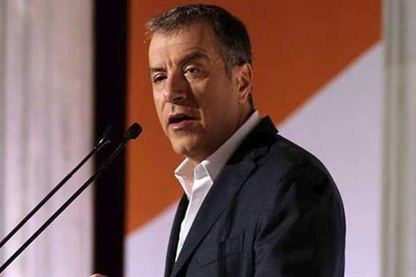 Ο Στ. Θεοδωράκης εισηγήθηκε την αποχώρηση του Ποταμιού από το Κίνημα Αλλαγής