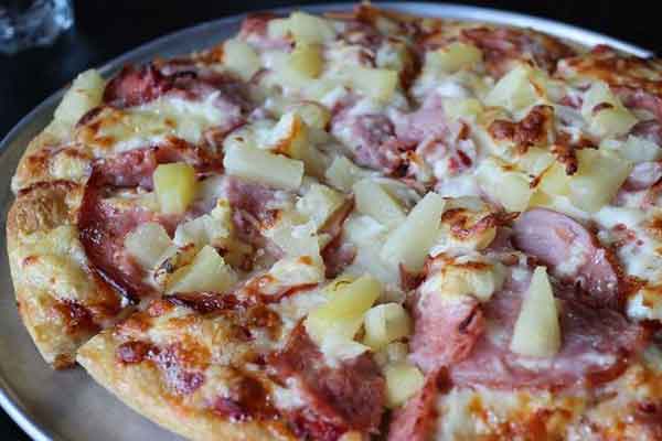 Πέθανε ο Ελληνας που "εφηύρε" την πίτσα με ανανά