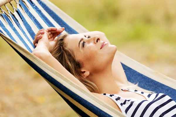 Το κόλπο για να μη σε τσιμπάνε τα κουνούπια