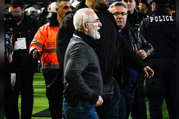 Με όπλο στον αγωνιστικό χώρο ο Ιβάν Σαββίδης!