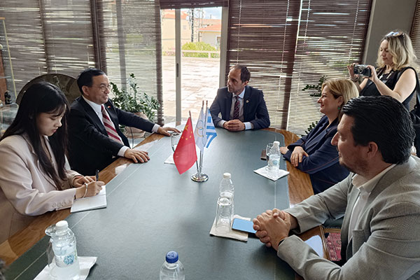 presvis kinas dimarxeio2