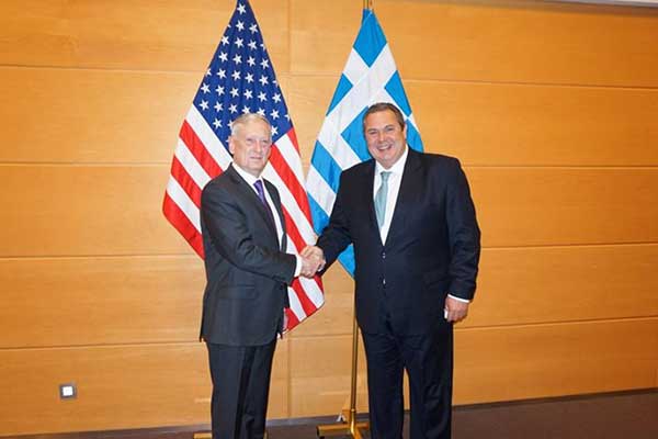 «Τα Ίμια είναι ελληνικά νησιά» απαντά στην Τουρκία ο Καμμένος