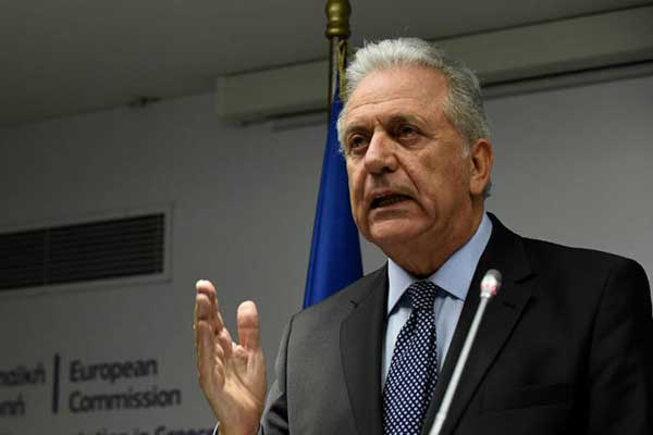 Μήνυση κατά των προστατευόμενων μαρτύρων της Novartis κατέθεσε ο Αβραμόπουλος