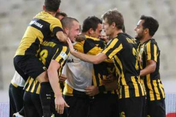 Κυπελλούχος Ελλάδος η ΑΕΚ – Κέρδισε (1-2) τον Ολυμπιακό στο ΟΑΚΑ [βίντεο]