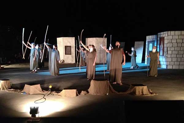 Μοναδικές στιγμές από τους μαθητές του 2ου ΓΕΛ Αμαλιάδας με τις «ΕΚΚΛΗΣΙΑΖΟΥΣΕΣ» του Αριστοφάνη [PHOTOS]