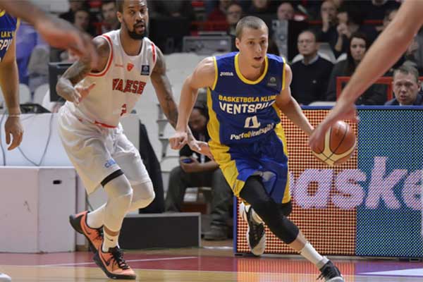 Στον Κόροιβος ο point guard Toms Elvis Leimanis