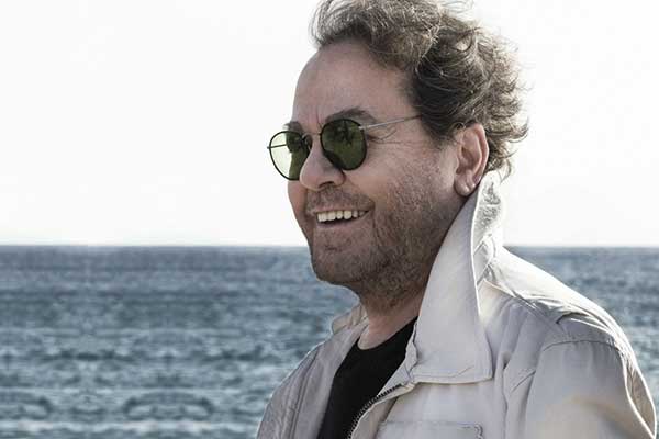 Κερδίστε προσκλήσεις για τη συναυλία του μεγάλου Γιάννη Πάριου στο Θέατρο Φλόκα