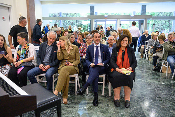 dimarxos imera mouseiwn2