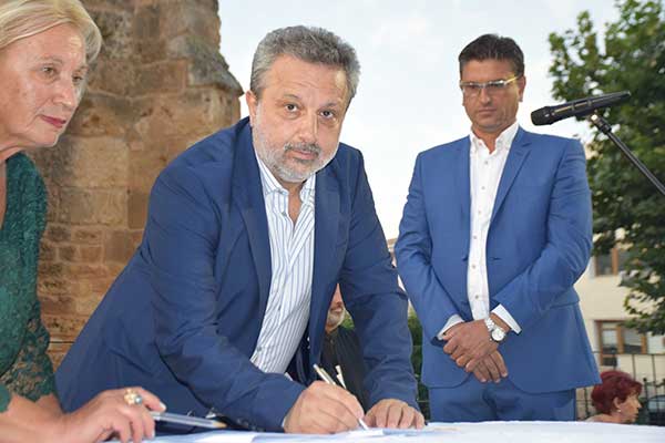 69665465 10217480847124812 1519045910149988352 o