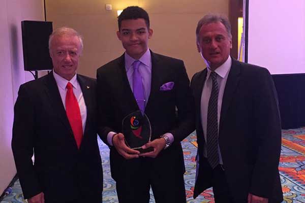 Κορυφαίος Νέος αθλητής των Βαλκανίων για το 2016 ο Ηλείος Εμμανουήλ Καραλής! - Βραβεύτηκε στο Ντουμπάι