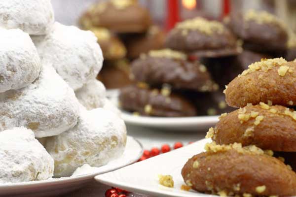 Πόσο παχαίνουν οι κουραμπιέδες και τα μελομακάρονα;