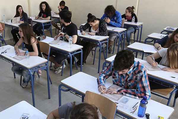 Πανελλαδικές: Άνοδος σε ιατρικές, πτώση στις οικονομικές σχολές