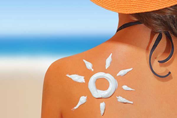 Πως να χρησιμοποιείτε σωστά τα αντηλιακά ανάλογα με το είδος τους