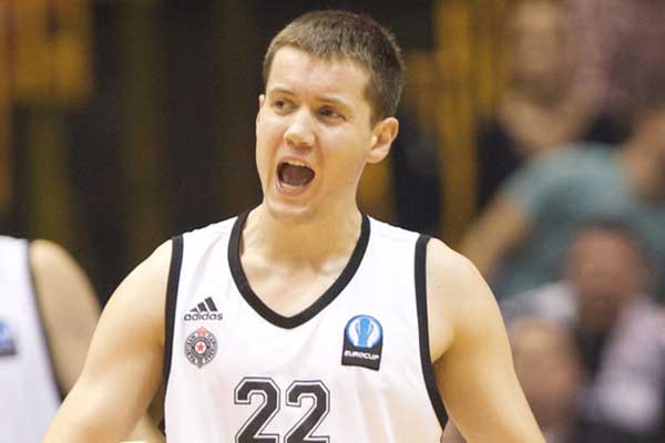 O Αντρέα Μιλουτίνοβιτς (Andreja Milutinović) από την Παρτιζάν Βελιγραδίου στον Κόροιβο!!