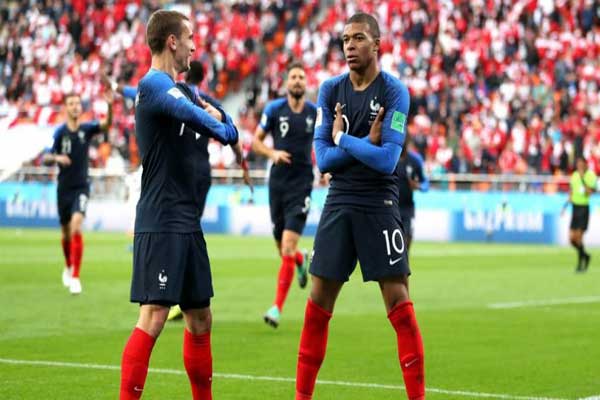 Μουντιάλ 2018: Στους «16» η Γαλλία, αποχαιρέτισε το Περού!