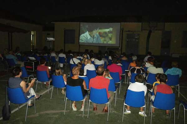 Συνεχίζεται το «Σινεμά στις πλατείες» - Αναλυτικά το πρόγραμμα των προβολών