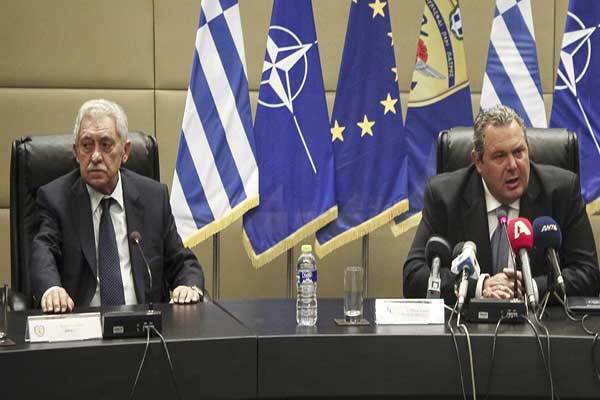 Καμμένος διαψεύδει Κουβέλη και ακυρώνει το «deal» για τις γαλλικές φρεγάτες