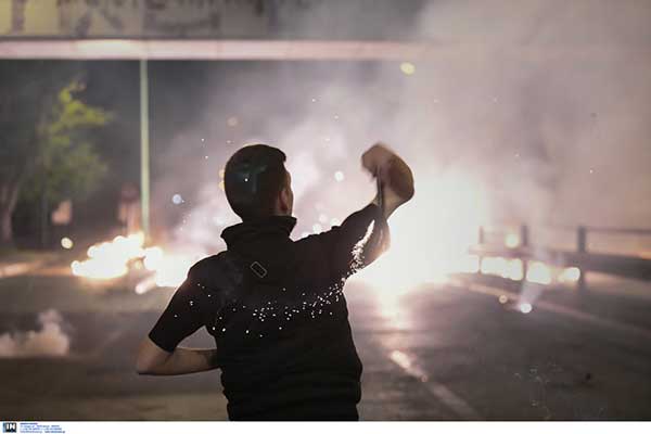 molotof-foties-28-4-2019 iefimerida