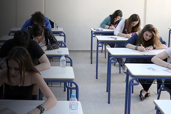 Πανελλαδικές: «Θρίλερ» οι βάσεις - «Βαρόμετρο» τα Μαθηματικά - Πού θα κυμανθούν οι βαθμολογίες