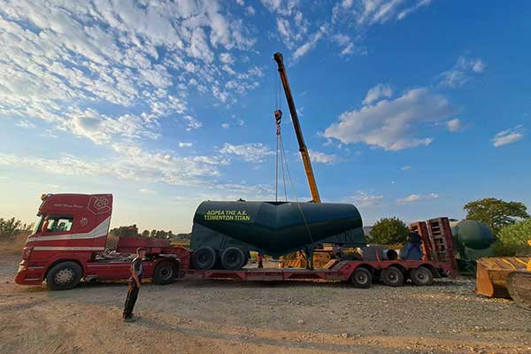 280 ΔΕΞΑΜΕΝΗ