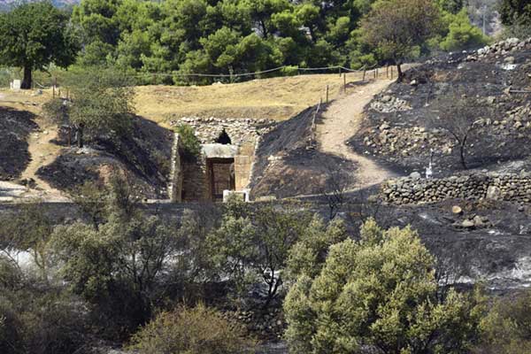 mykines-fotia-arxaiologikos-xoros-proti