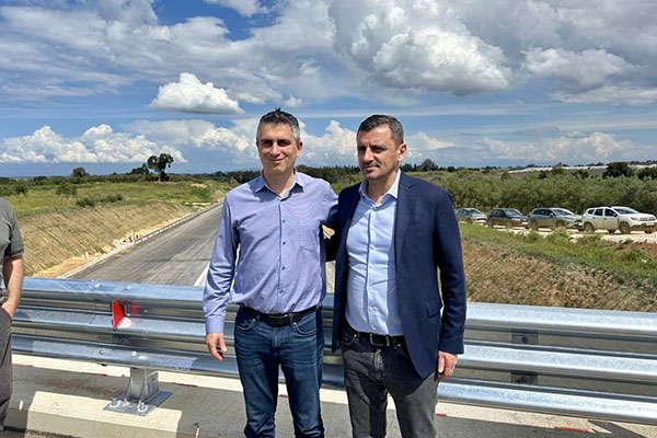 d6e24f10 4991 43c2 9a6e 59a92615a842