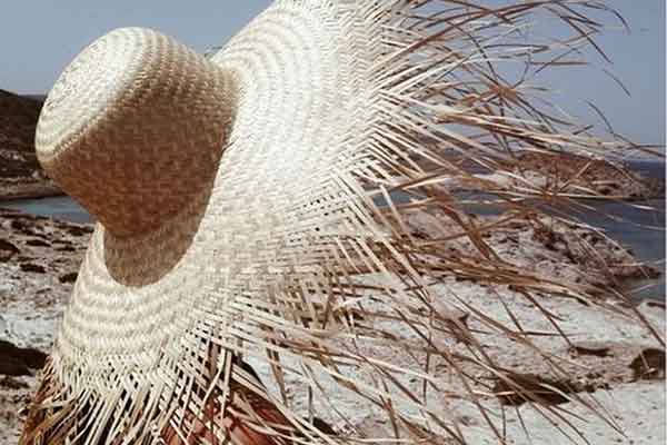 6 λόγοι για τους οποίους σε τσιμπάνε τα κουνούπια και δεν το ξέρεις