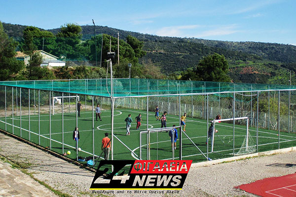 Νέα Φιγαλεία: Εικόνες εγκατάλειψης στο Γήπεδο 5χ5 - Κίνδυνος τραυματισμού των παιδιών - Αδιαφορία των αρχών