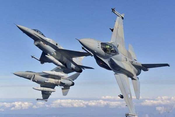 Μπαράζ υπερπτήσεων από τουρκικά F-16 σε τέσσερα νησιά στο Αιγαίο
