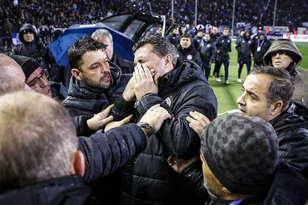 Η Πειθαρχική της Super League αποφάσισε: -3 βαθμοί για τον ΠΑΟΚ, δύο ματς κεκλεισμένων των θυρών