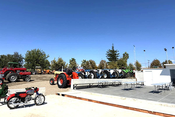 2 EKTHESH ISTORIKA TRAKTER