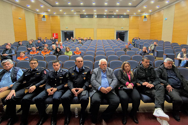 03 POLITIKH PROSTASIA