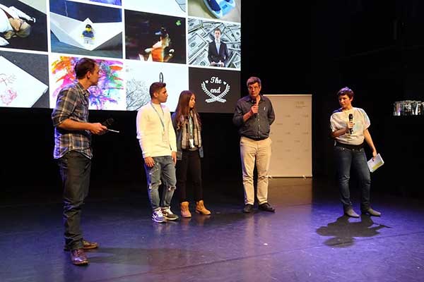 Τα "ΖΙΖΑΝΙΑ" στην Βιέννη!